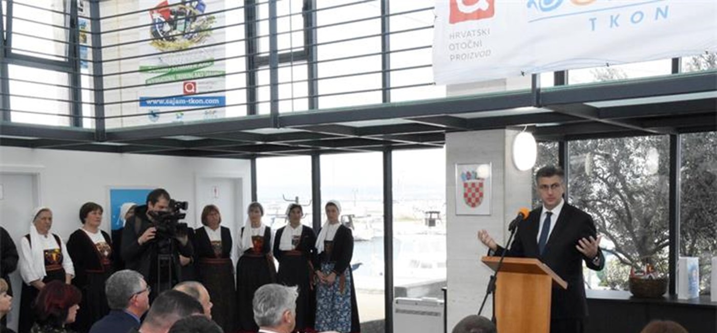 Plenković: Gradnjom luke u Tkonu započinje investicijski ciklus u male županijske luke uz pomoć europskih sredstava